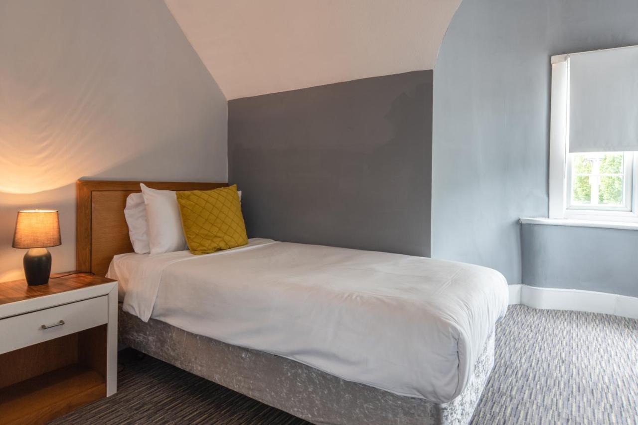 Plough Hotel Нортхамптън Екстериор снимка