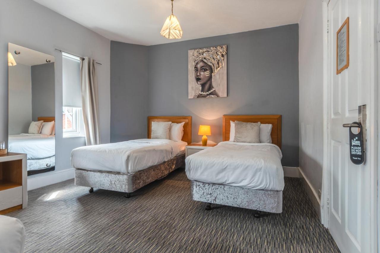 Plough Hotel Нортхамптън Екстериор снимка